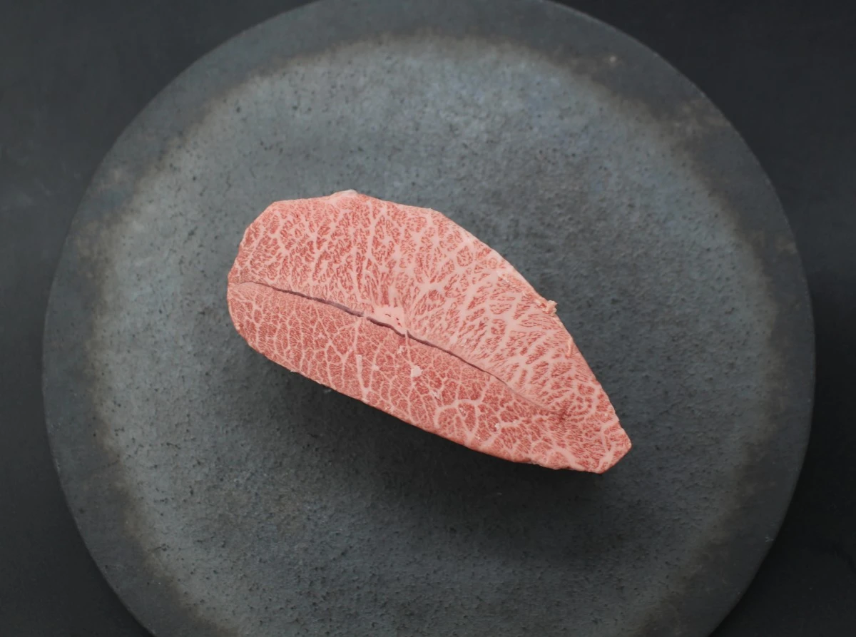 【現品限り】近江牛ミスジ塊肉 369g【超激レア商品】