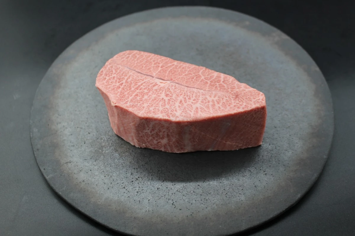 【現品限り】近江牛ミスジ塊肉 383g【超激レア商品】