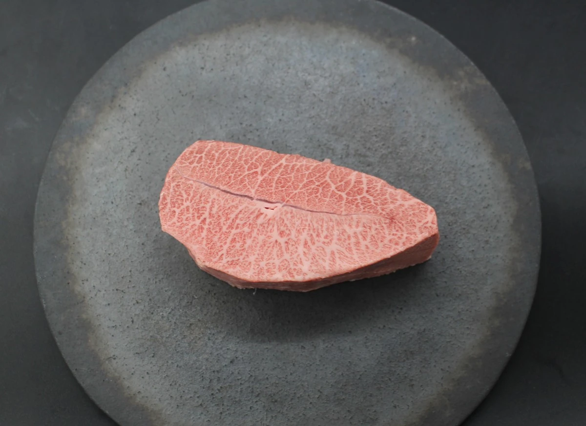【現品限り】近江牛ミスジ塊肉 383g【超激レア商品】