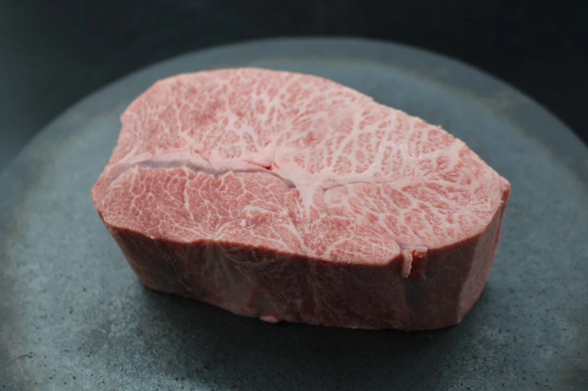 【現品限り】近江牛ミスジ塊肉 503g【超激レア商品】