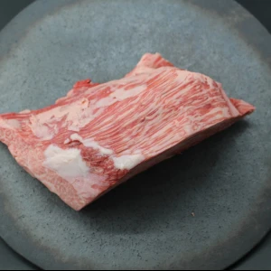 【現品限り】近江牛肩三角(クリ)塊肉597ｇ