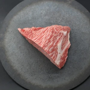 【現品限り】近江牛肩三角(クリ)塊肉362ｇ