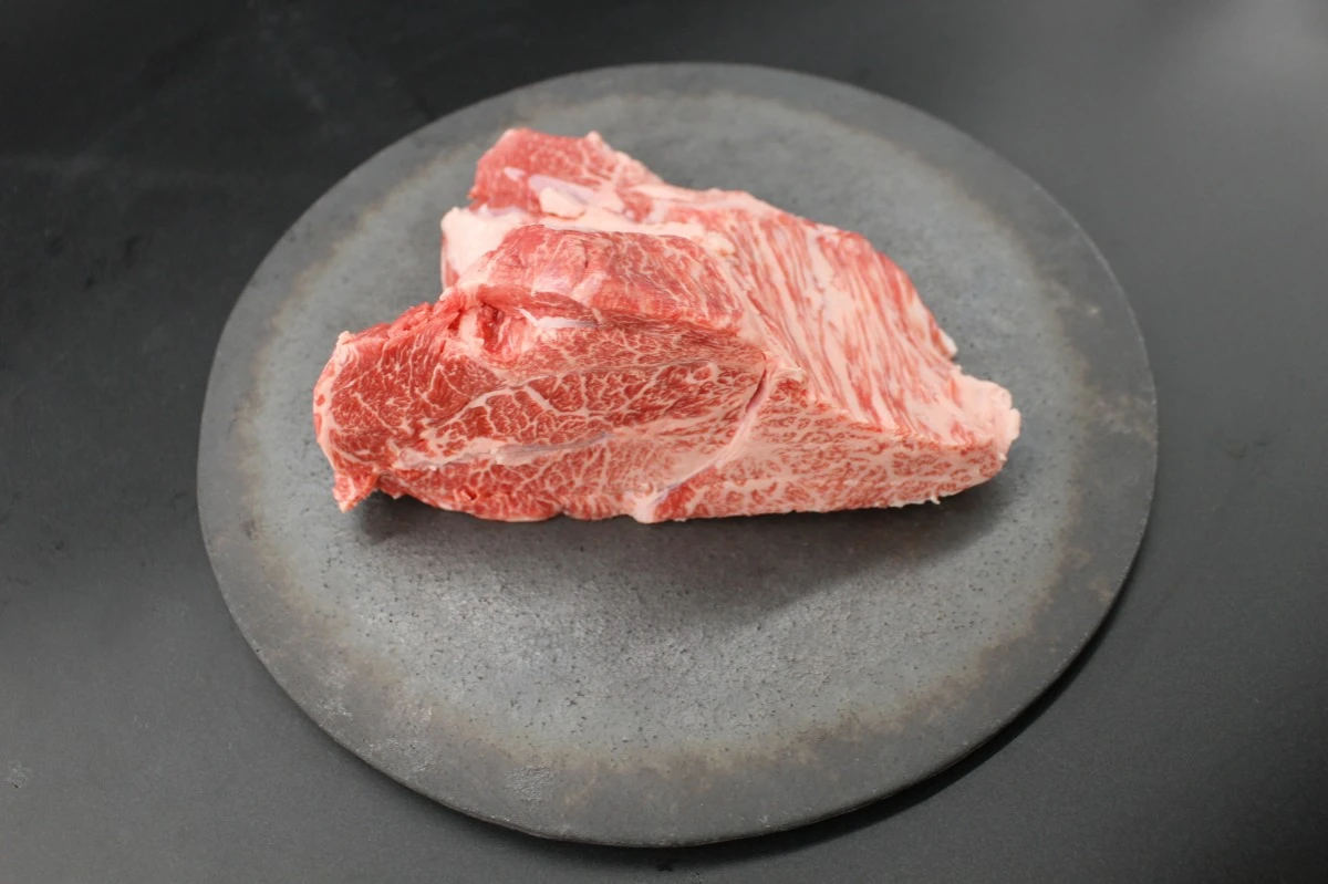 【現品限り】近江牛ミスジ塊肉 645g【超激レア商品】