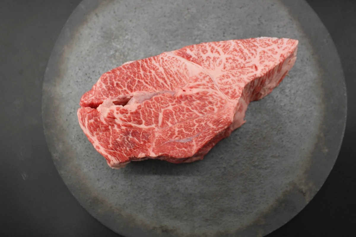 【現品限り】近江牛ミスジ塊肉 545g【超激レア商品】