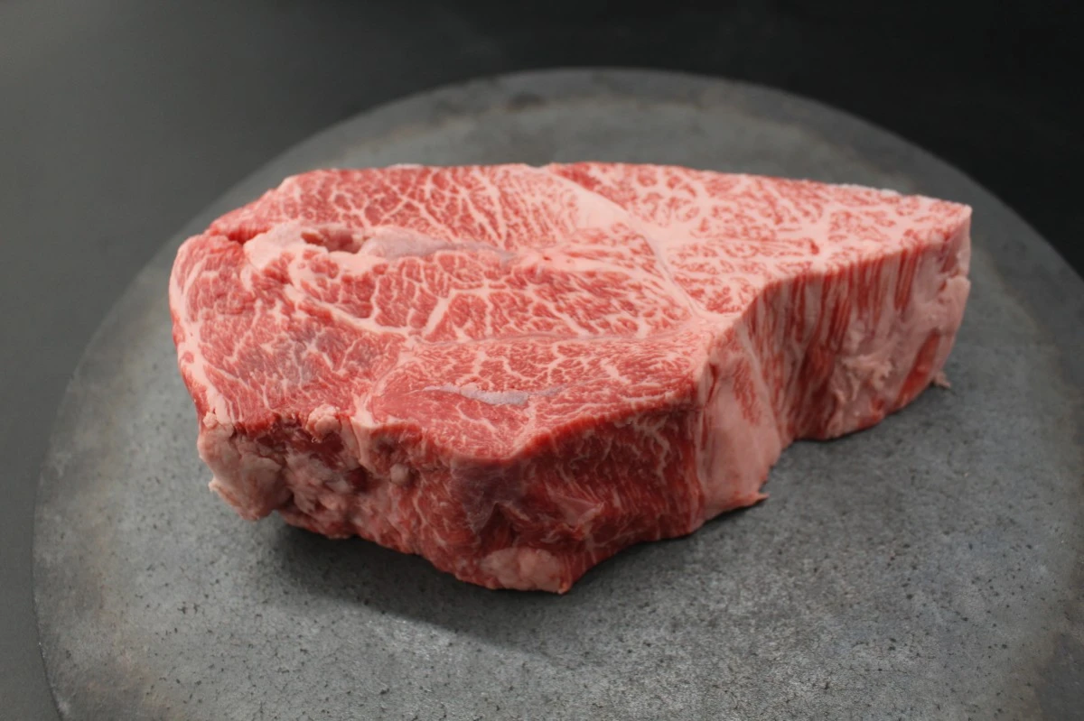 【現品限り】近江牛ミスジ塊肉 545g【超激レア商品】