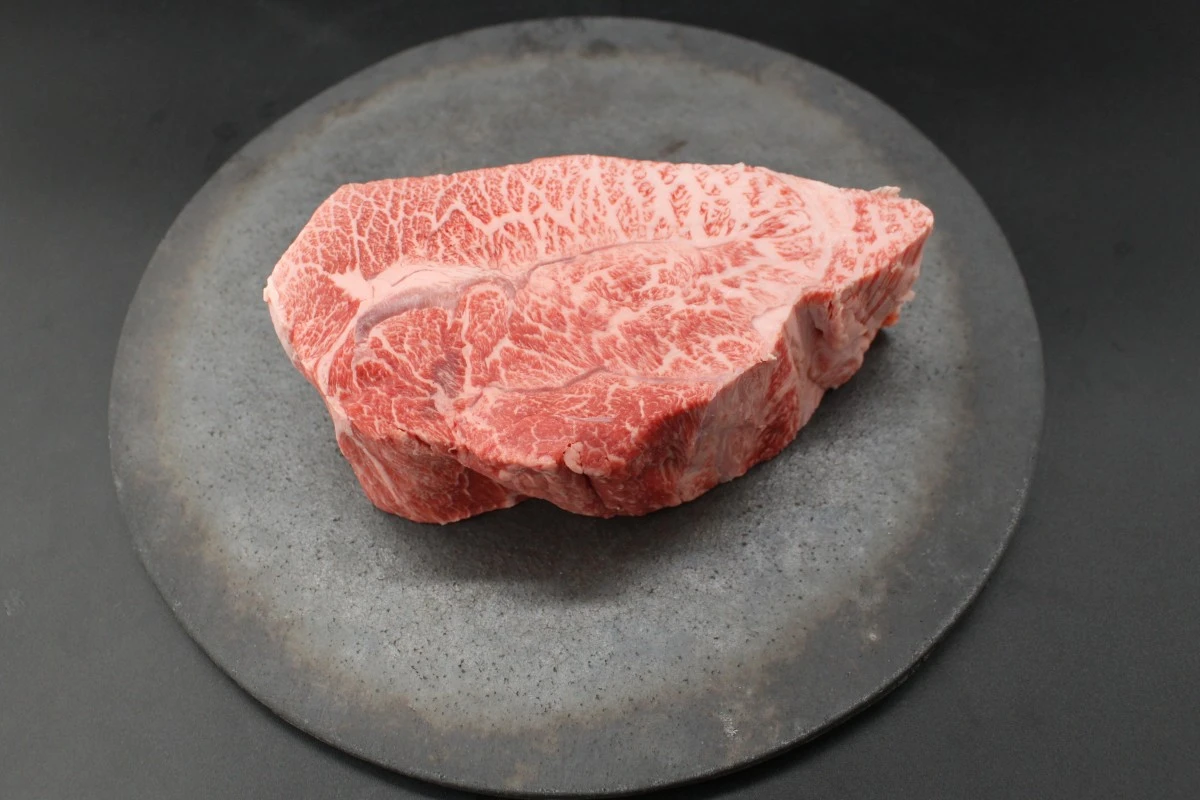 【現品限り】近江牛ミスジ塊肉 602g【超激レア商品】
