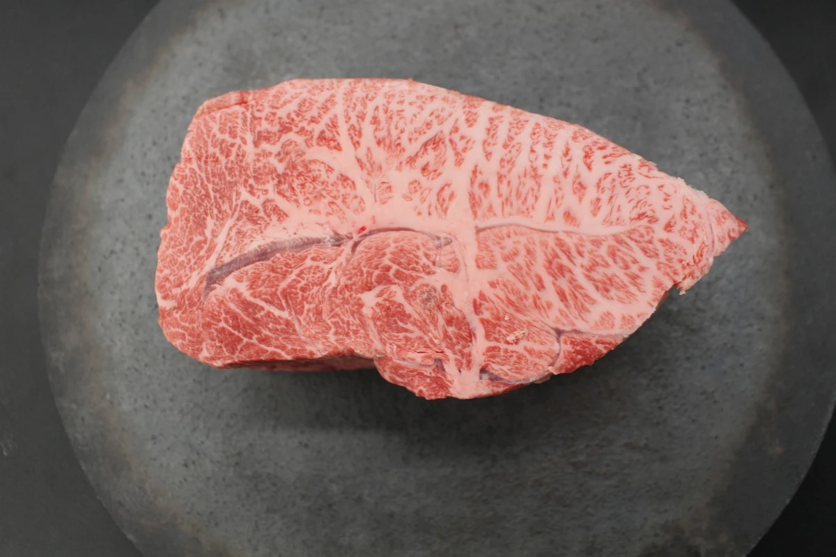 【現品限り】近江牛ミスジ塊肉 563g【超激レア商品】