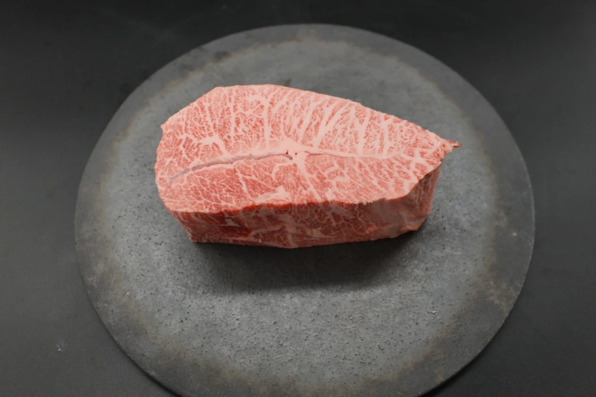 【現品限り】近江牛ミスジ塊肉 526g【超激レア商品】