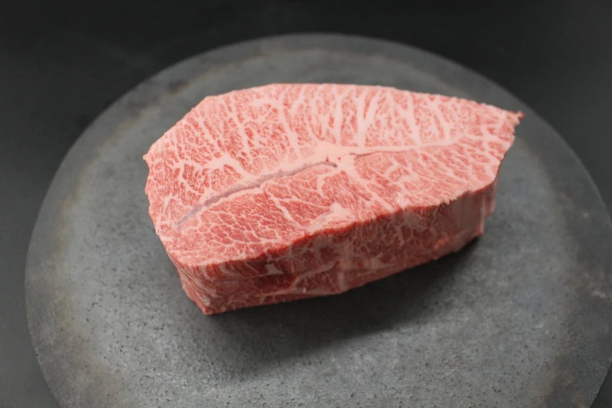 【現品限り】近江牛ミスジ塊肉 526g【超激レア商品】