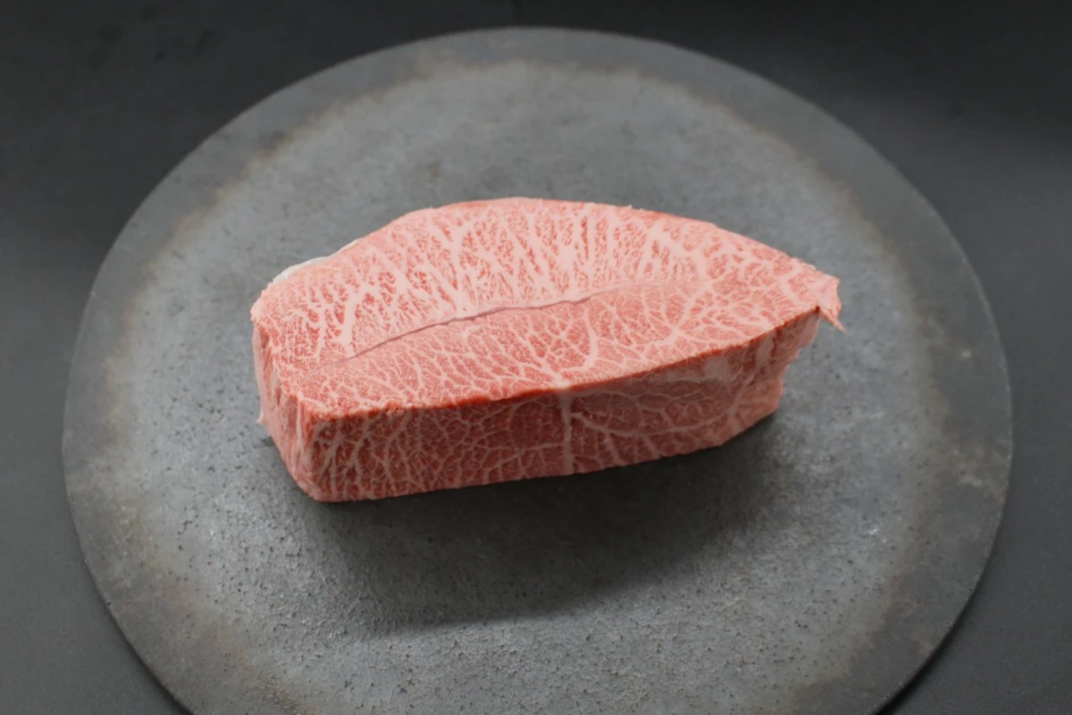 【現品限り】近江牛ミスジ塊肉 419g【超激レア商品】