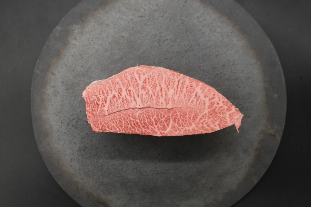 【現品限り】近江牛ミスジ塊肉 419g【超激レア商品】