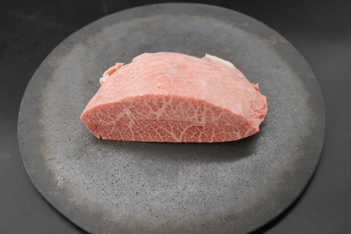 【現品限り】近江牛ミスジ塊肉 395g【超激レア商品】
