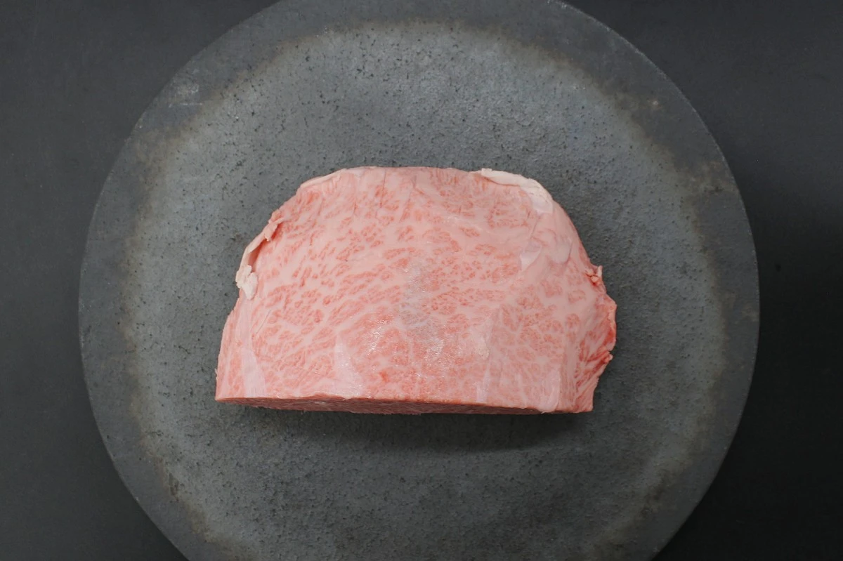 【現品限り】近江牛ミスジ塊肉 395g【超激レア商品】