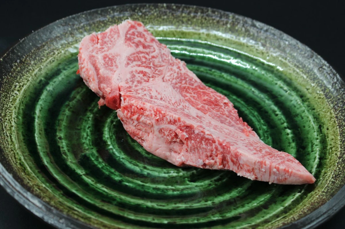 【現品限り】近江牛訳あり塊肉320ｇ