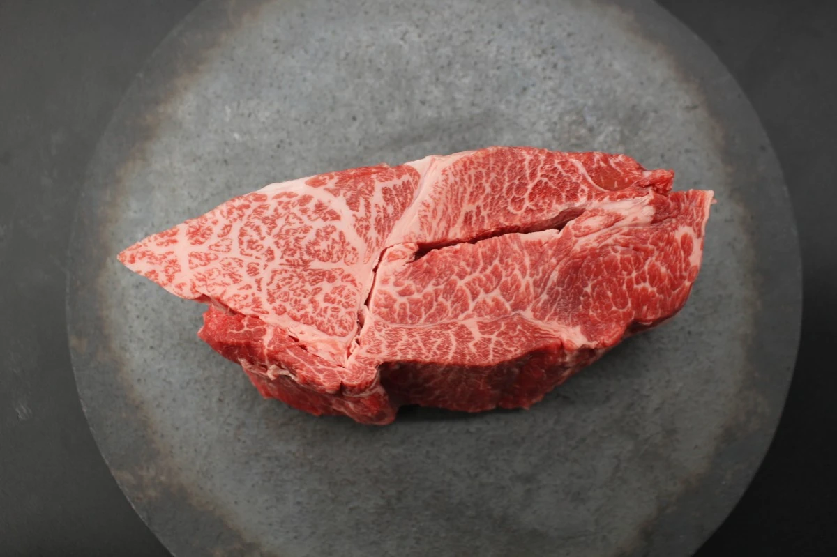 【現品限り】近江牛ミスジ塊肉 611g【超激レア商品】