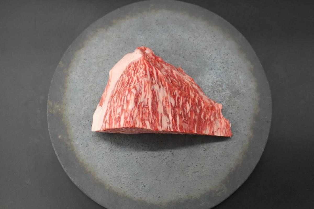 【現品限り】近江牛肩三角(クリ)塊肉455ｇ