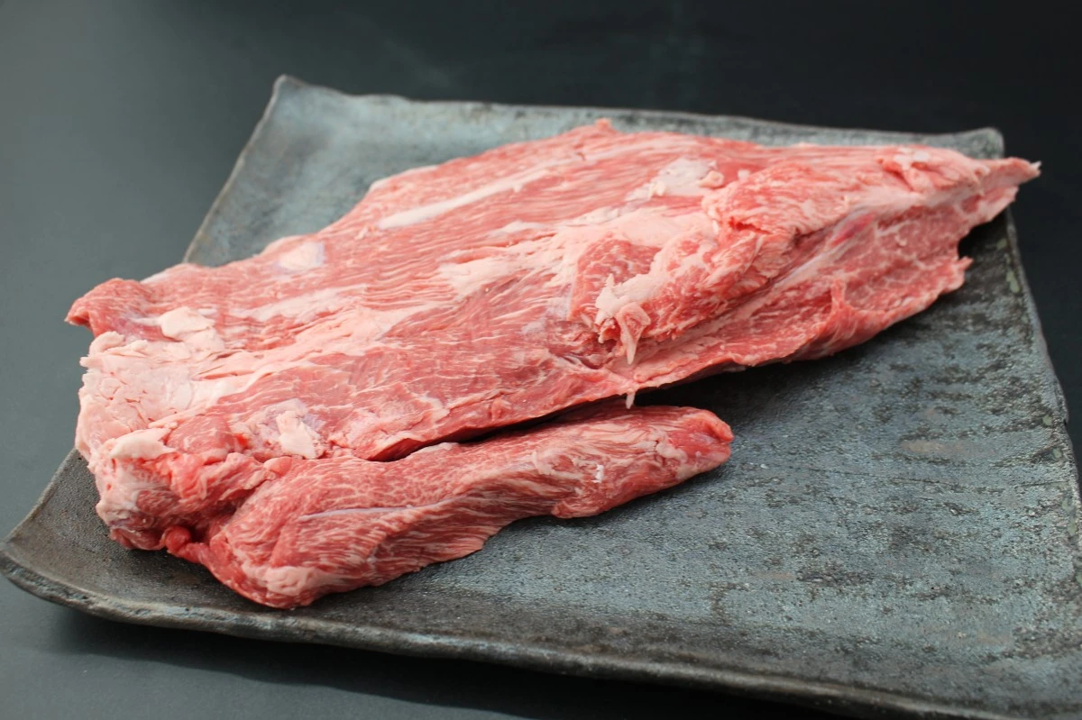 【現品限り】近江牛ウワミスジ塊肉793ｇ【超激レア商品】