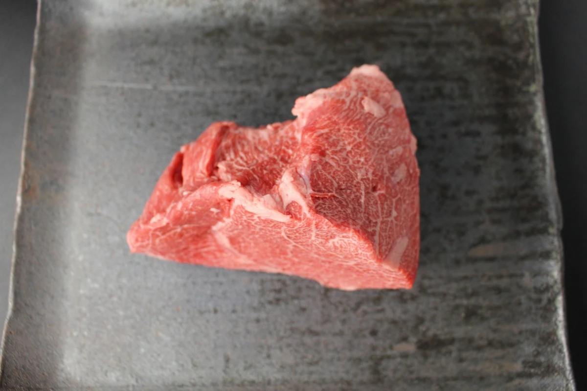 【現品限り】近江牛希少部位とうがらし塊肉476g【ローストビーフに！】