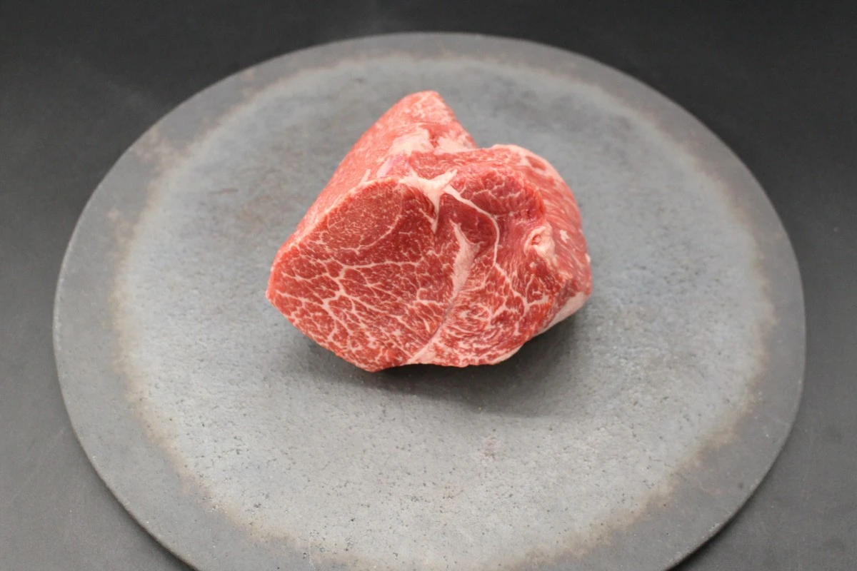 【現品限り】近江牛希少部位とうがらし塊肉494g【ローストビーフに！】