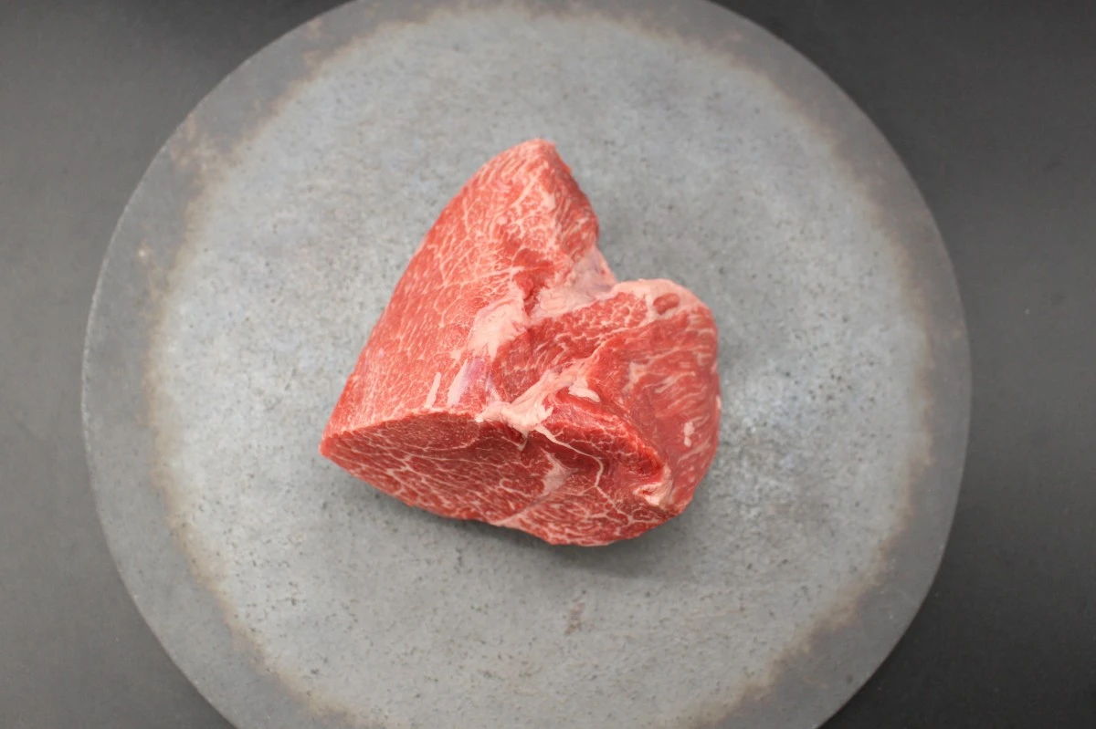 【現品限り】近江牛希少部位とうがらし塊肉494g【ローストビーフに！】