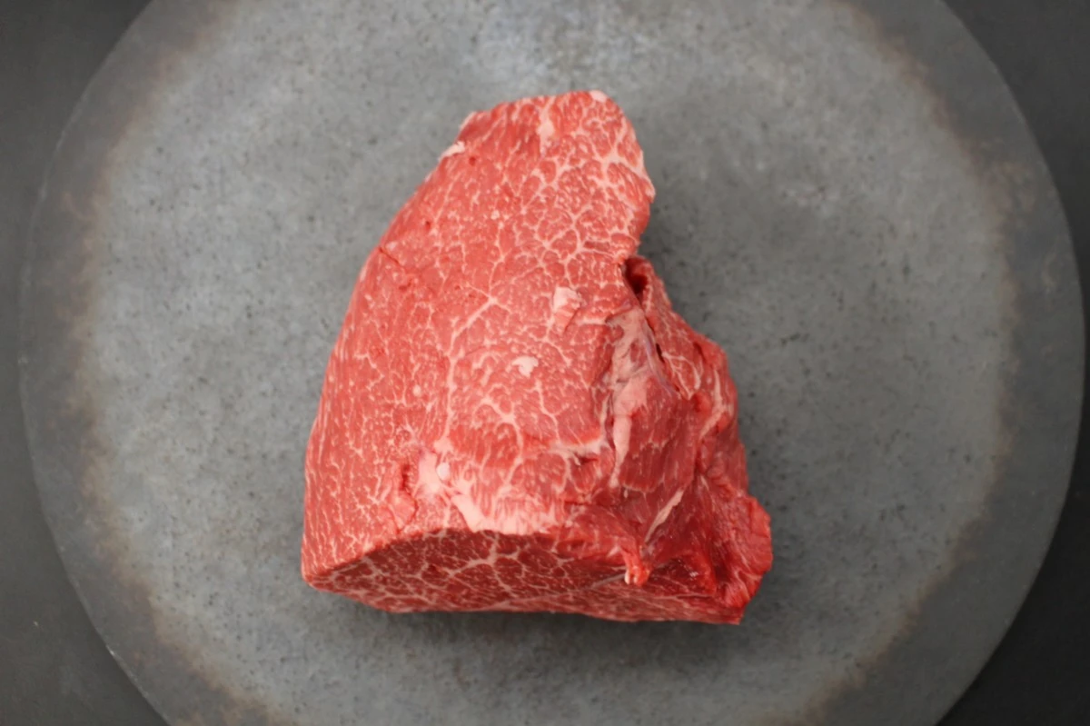 【現品限り】近江牛希少部位とうがらし塊肉517g【ローストビーフに！】