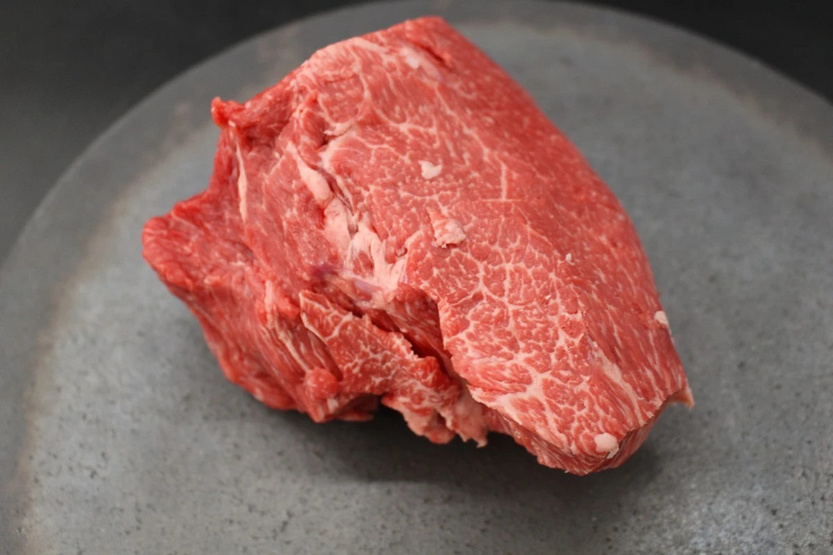 【現品限り】近江牛希少部位とうがらし塊肉517g【ローストビーフに！】