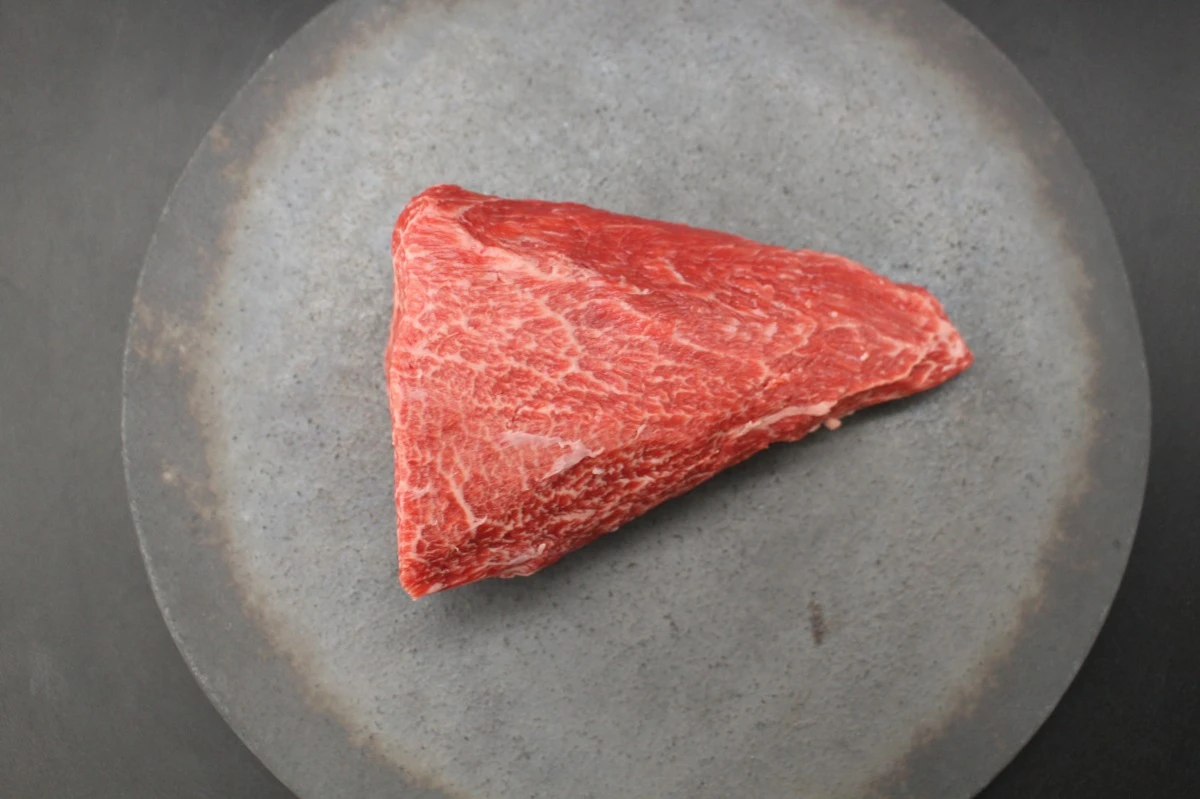 【現品限り】近江牛希少部位とうがらし塊肉425g【ローストビーフに！】