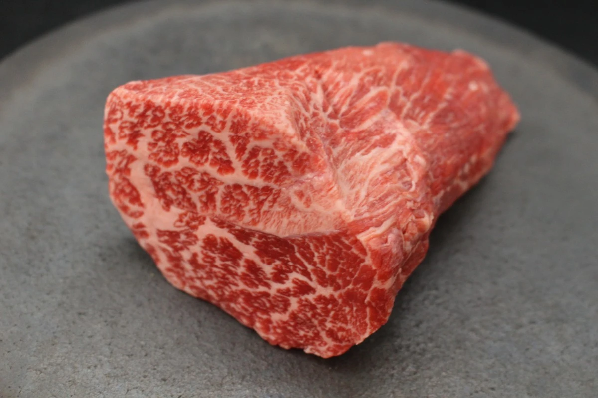 【現品限り】近江牛希少部位とうがらし塊肉418g【ローストビーフに！】
