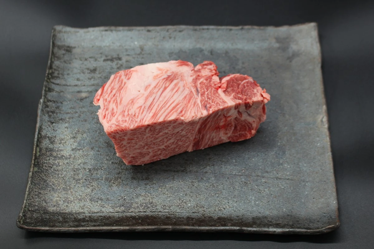 【現品限り】近江牛ザブトン塊肉445g【超希少・高級部位】