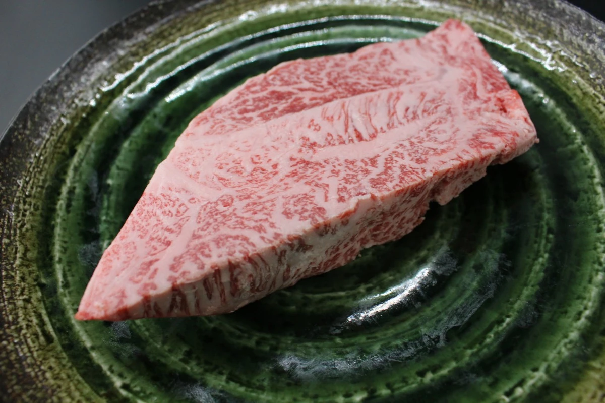【現品限り】近江牛訳あり塊肉380ｇ