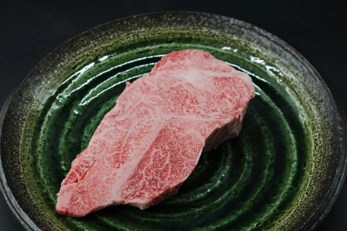【現品限り】近江牛訳あり塊肉430ｇ