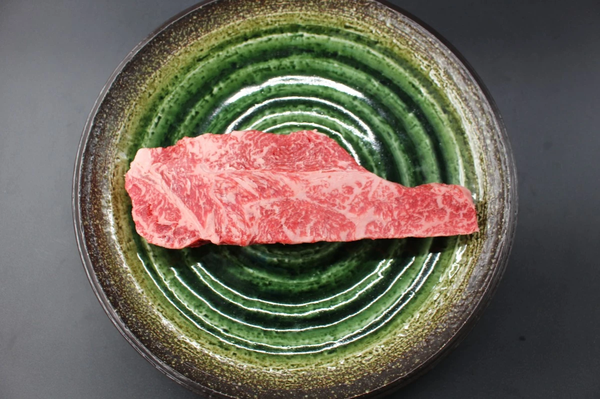 【現品限り】近江牛訳あり塊肉370ｇ