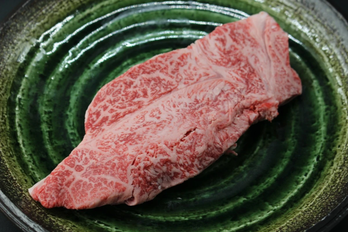 【現品限り】近江牛訳あり塊肉420ｇ