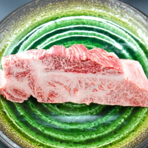 【現品限り】近江牛訳あり塊肉750g【バーベキューにオススメ】