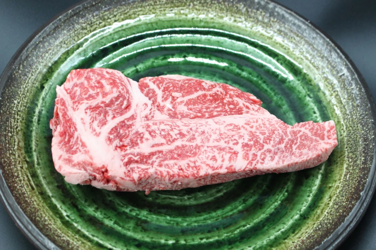 現品限り】近江牛訳あり塊肉600g【バーベキューにオススメ】 - 和牛が安い！びわこ近江牛通販