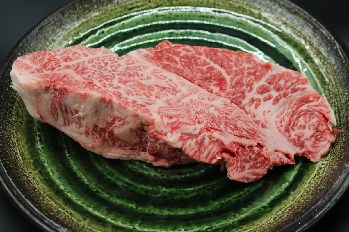 完売【現品限り】近江牛訳あり塊肉710g【バーベキューにオススメ】 - 和牛が安い！びわこ近江牛通販