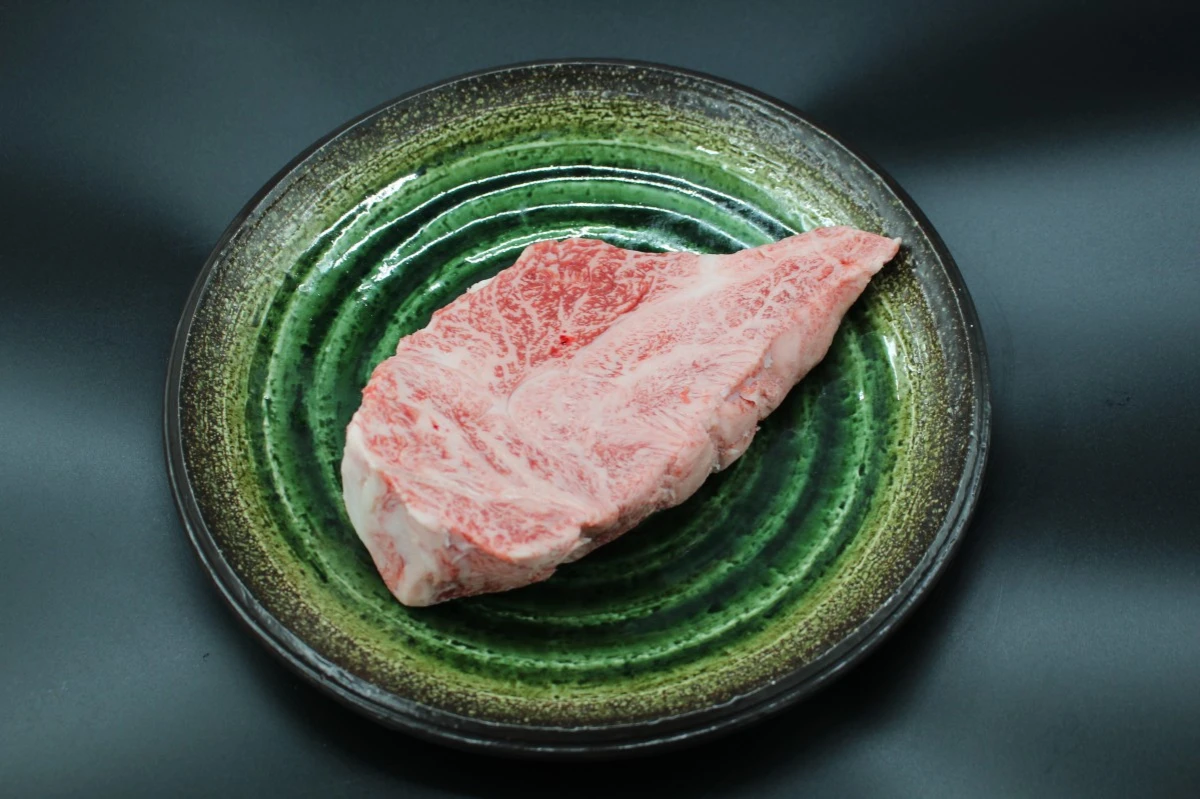 【現品限り】近江牛訳あり塊肉580g【バーベキューにオススメ】