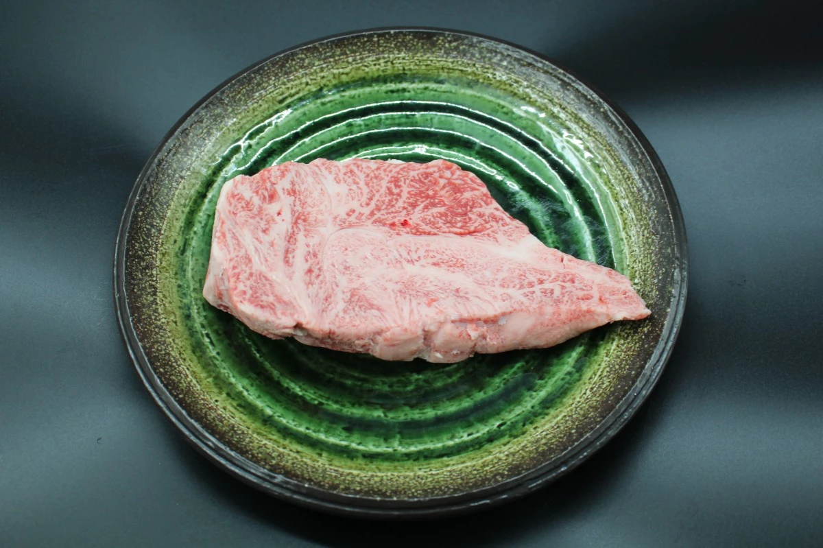 【現品限り】近江牛訳あり塊肉580g【バーベキューにオススメ】