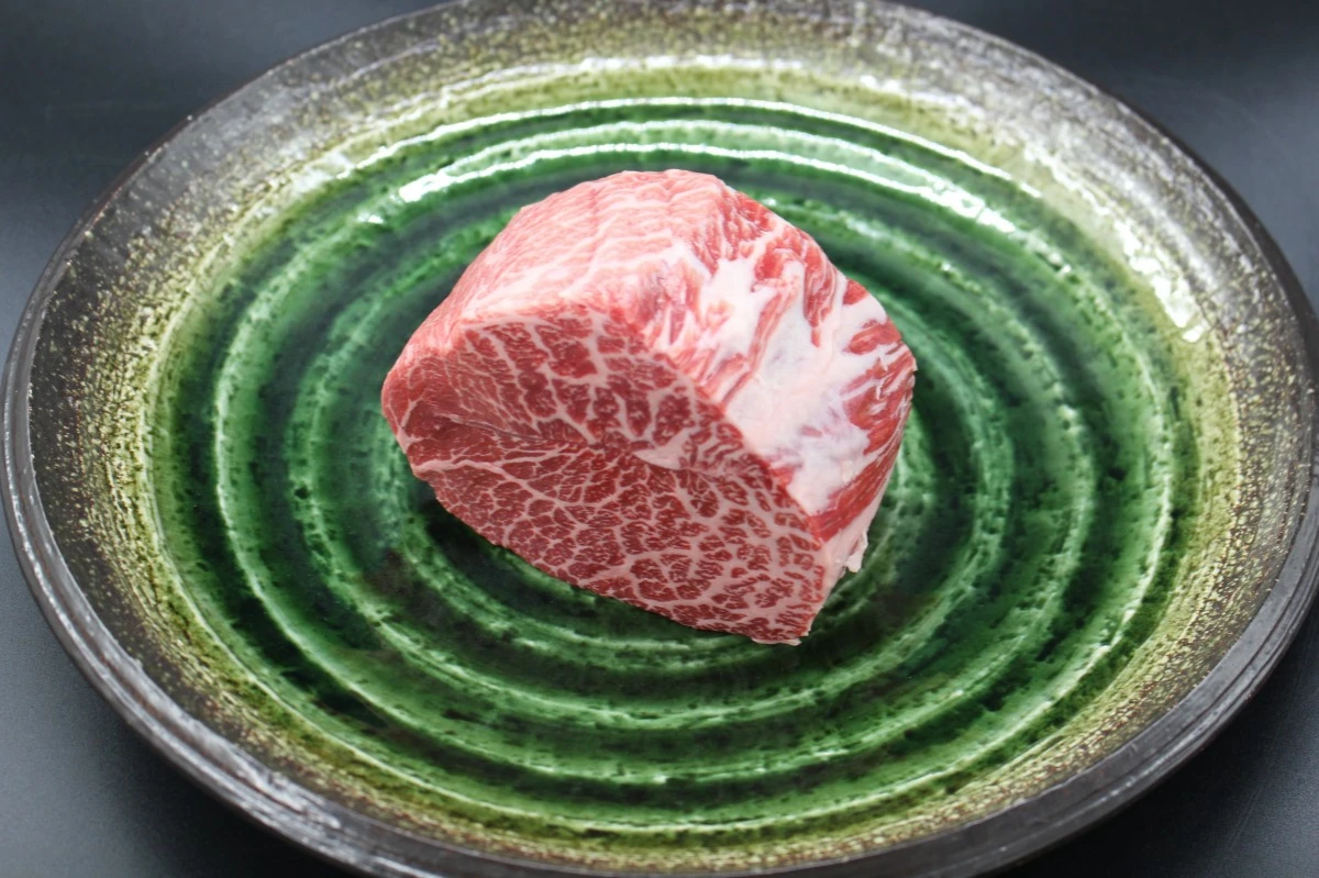 【現品限り】近江牛希少部位とうがらし塊肉447g【ローストビーフに！】