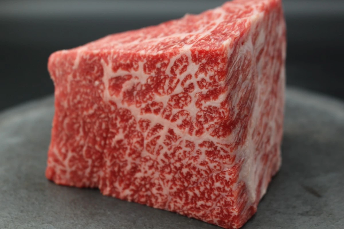 近江牛ナカニク塊肉632g【ローストビーフにオススメ】