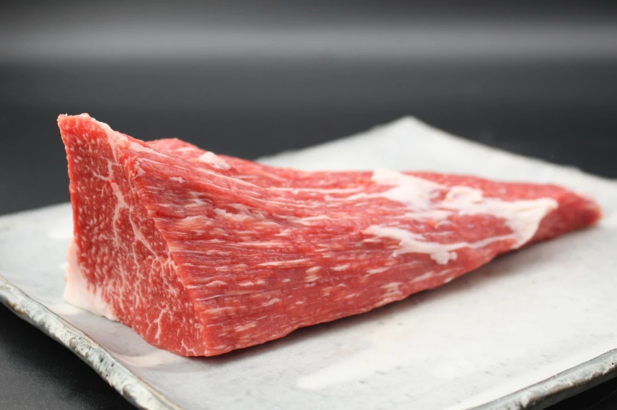 近江牛ナカニク塊肉568g【煮込み料理にオススメ】