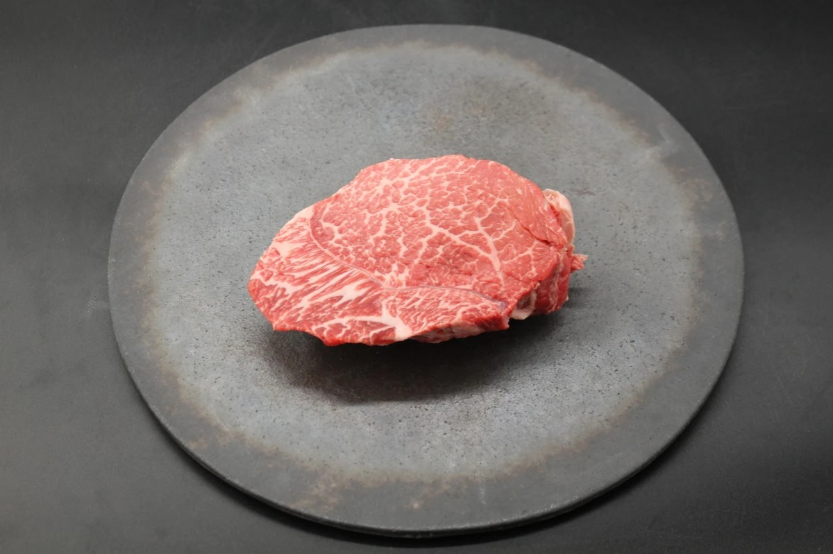 【現品限り】近江牛マルシン塊肉326g【レア商品】