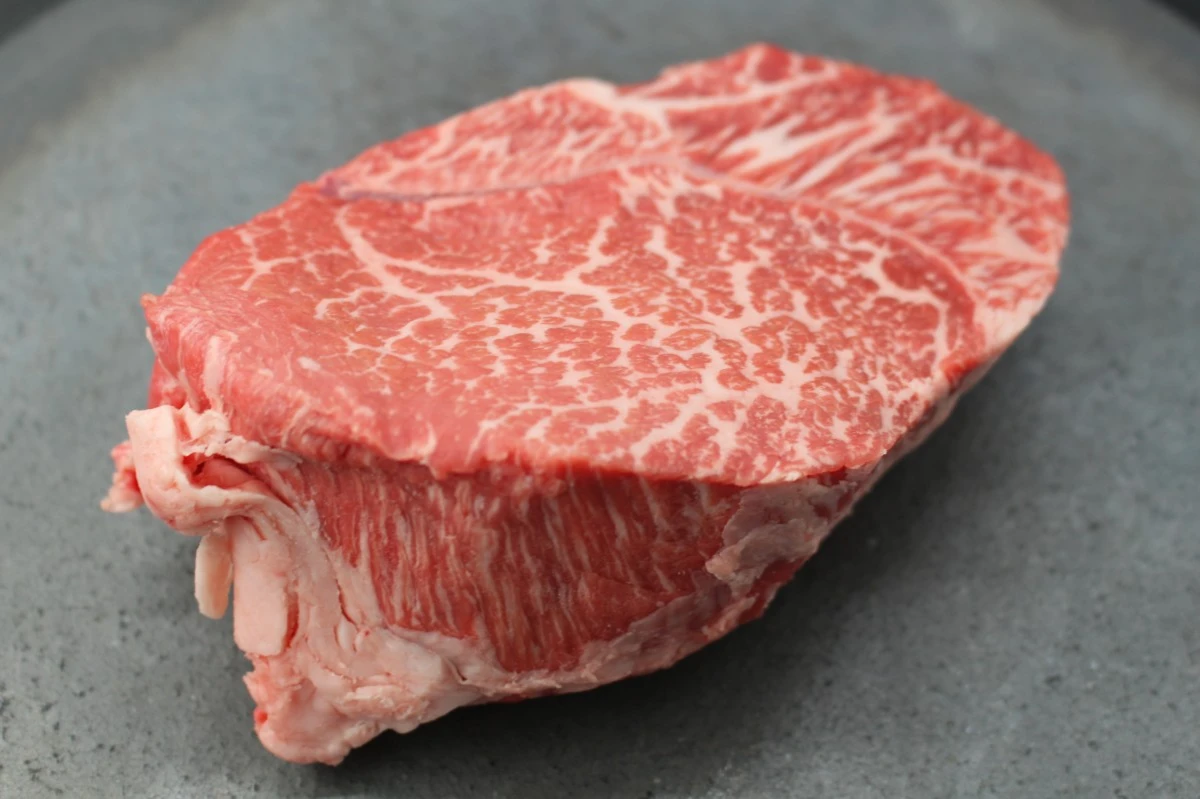 【現品限り】近江牛マルシン塊肉326g【レア商品】