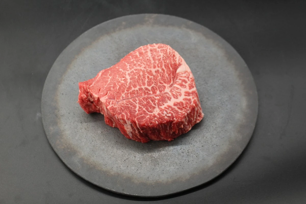 【現品限り】近江牛マルシン塊肉600g【レア商品】
