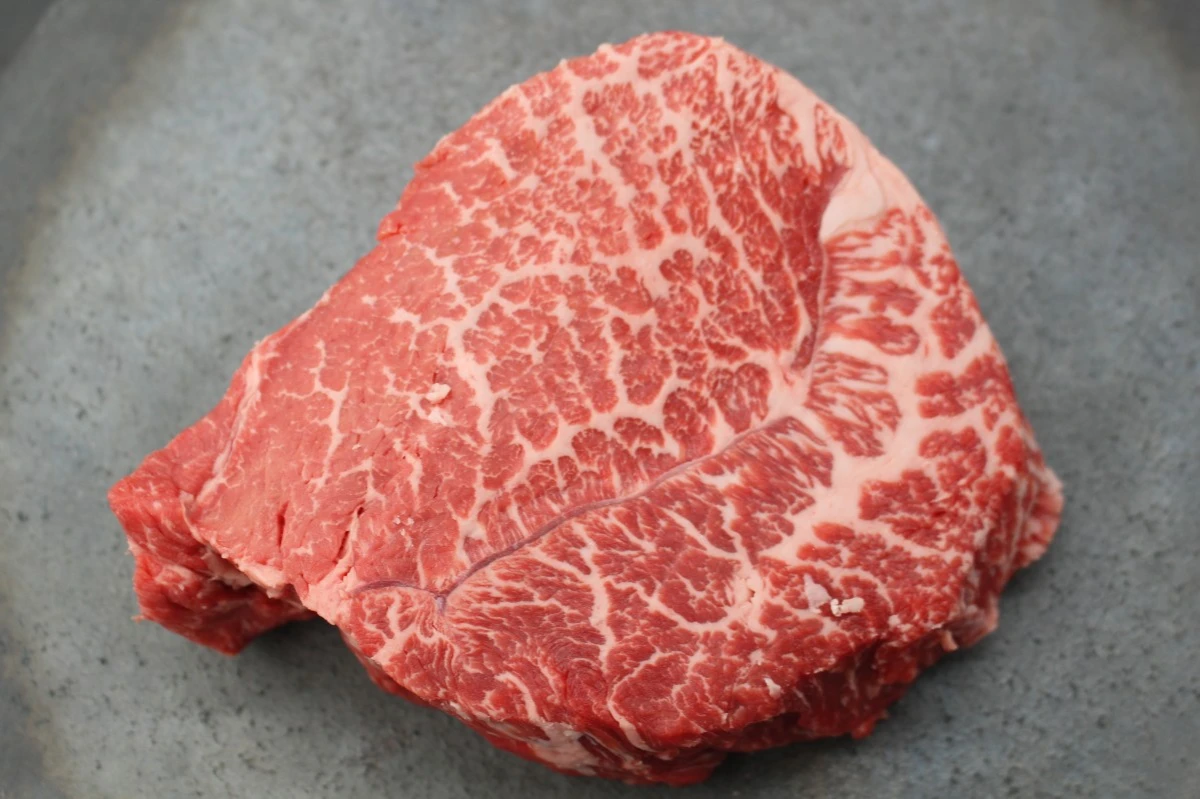 【現品限り】近江牛マルシン塊肉600g【レア商品】