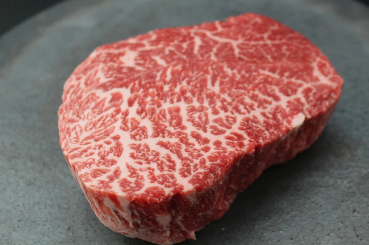 【現品限り】近江牛マルシン塊肉485g【レア商品】