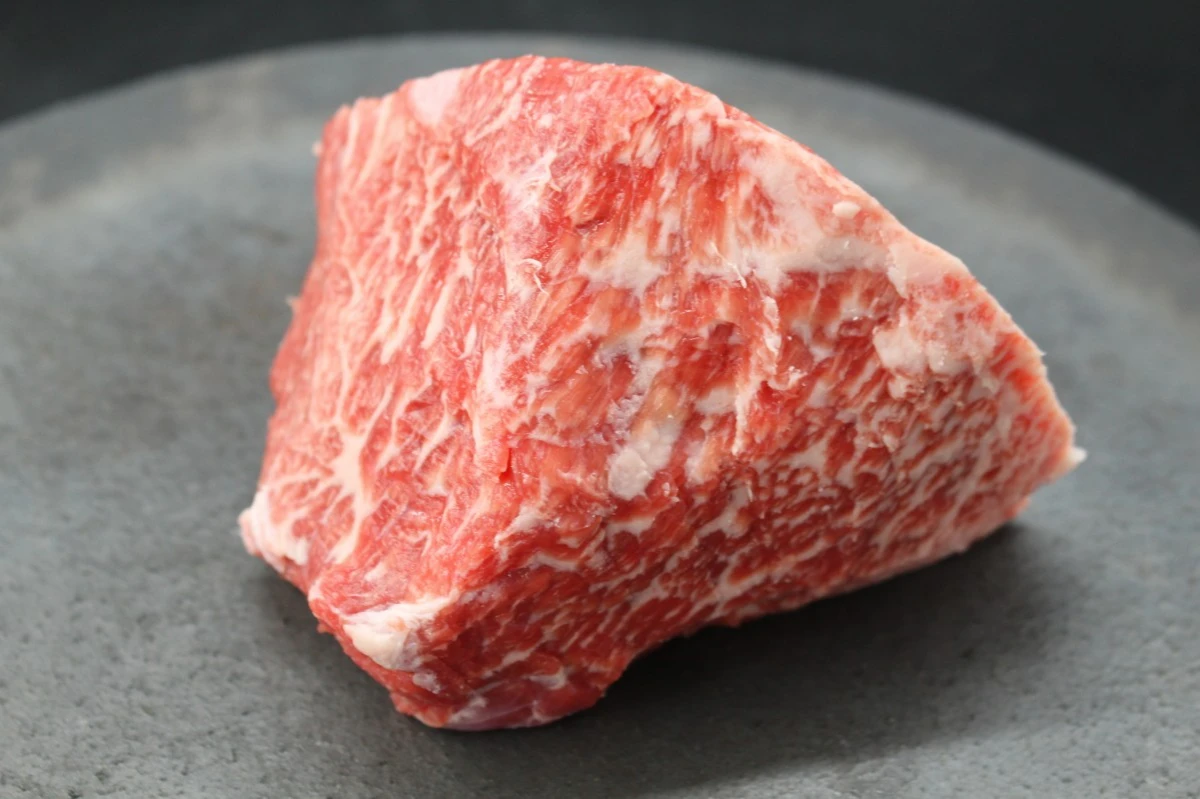 【現品限り】近江牛マルシン塊肉358g【レア商品】