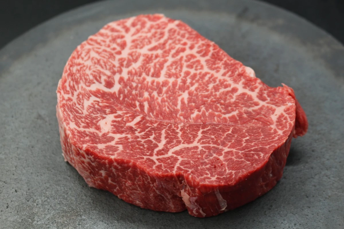 【現品限り】近江牛マルシン塊肉524g【レア商品】