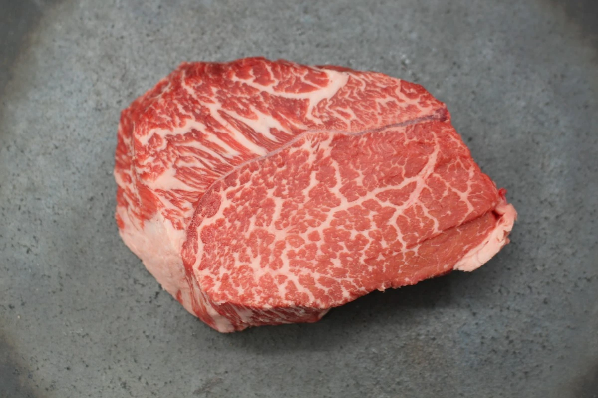 【現品限り】近江牛マルシン塊肉417g【レア商品】