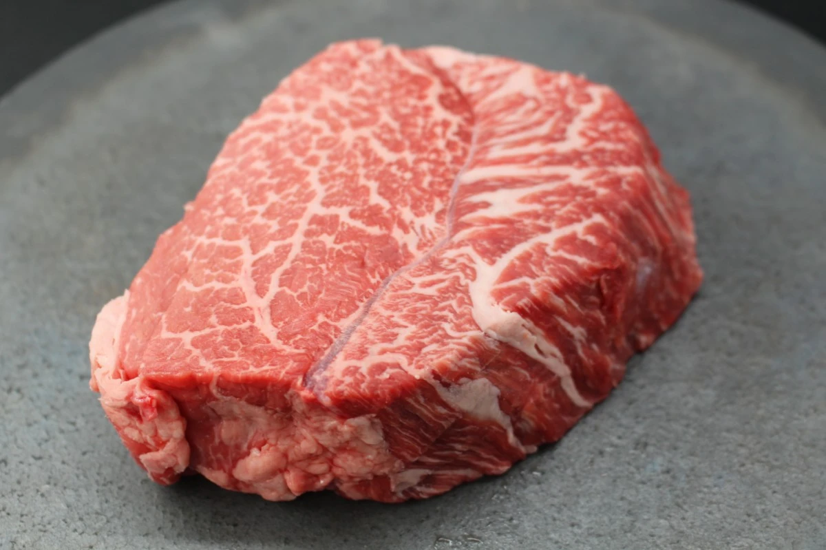 【現品限り】近江牛マルシン塊肉417g【レア商品】